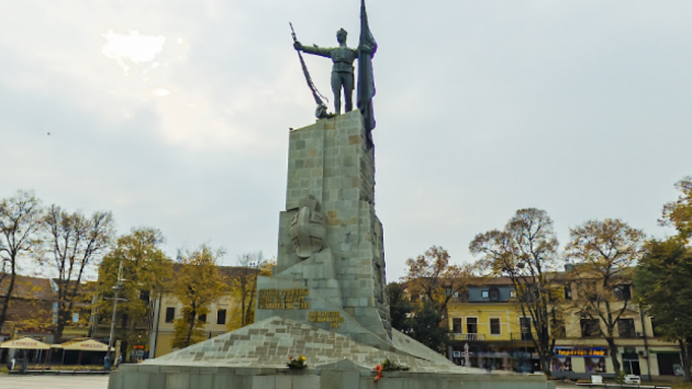 Trg i spomenik srpskih ratnika Kraljevo
